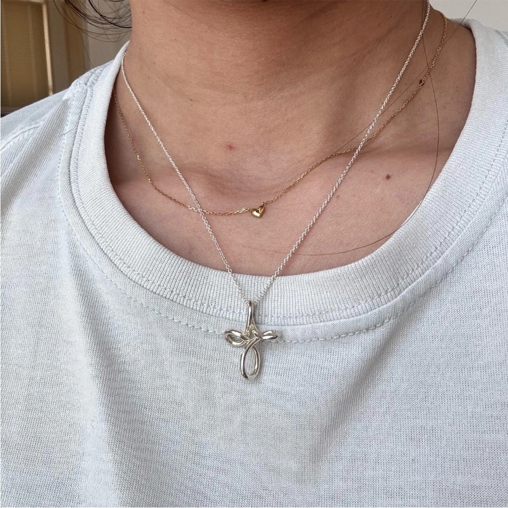 Tiffany & Co. 💯% Auth Infinity Cross Necklace w/Pouch ✨925 Sterling ✨EUC✨ - Picture 8 of 8